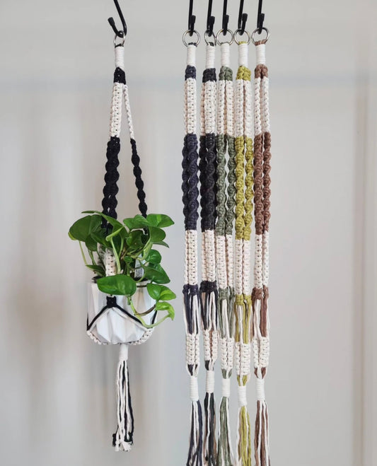 Twist Center Hang Plant Hanger